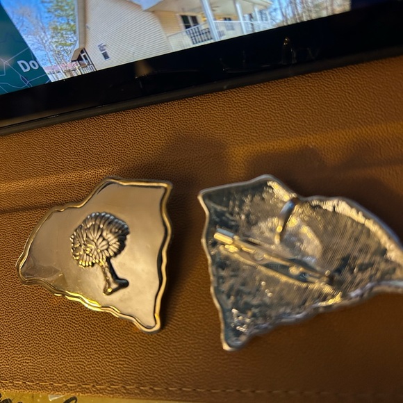 Excellent conditionMJ  Gold and Silver SC state with palm tree. Pin/ pendant - Picture 2 of 2